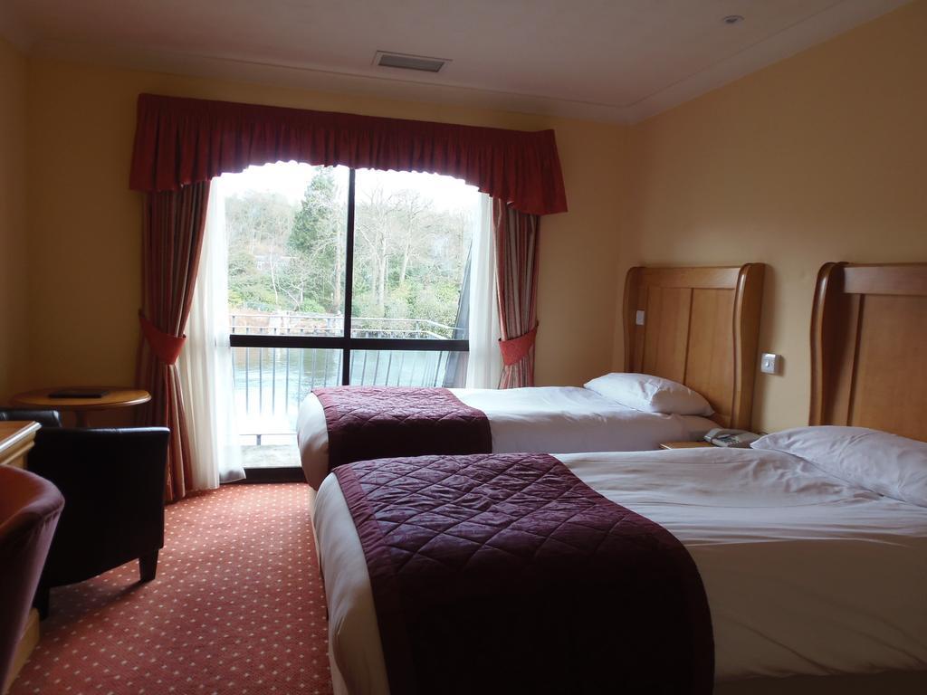 Lakeside International Hotel Camberley Cameră foto